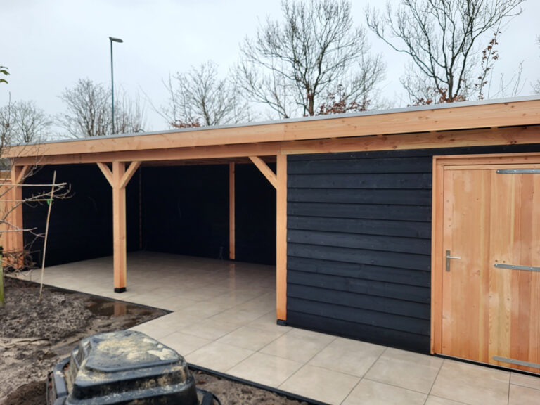 Een complete tuin met ruimte voor overdekt buitenleven
