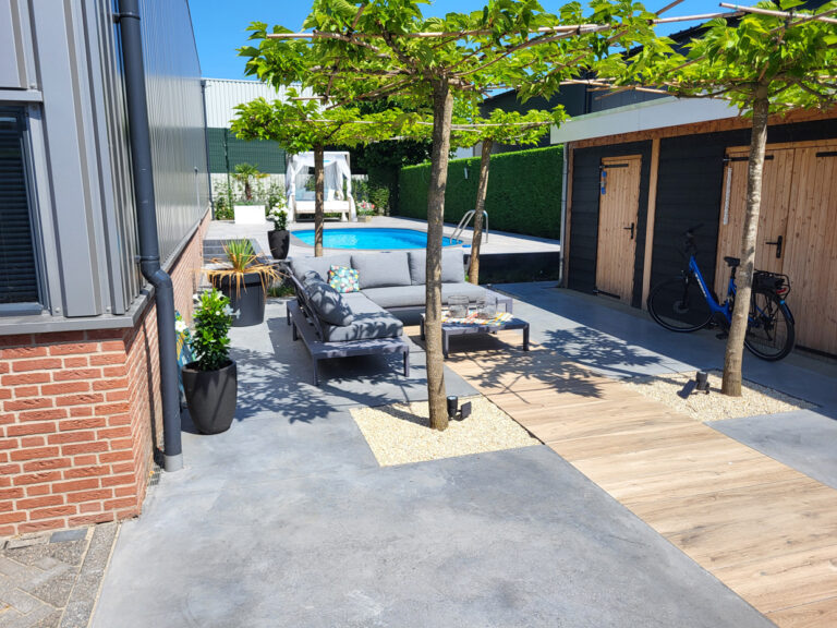 Strakke tuin vol buitenleven